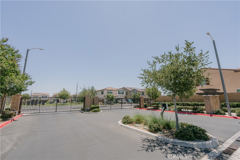 560 East Vodden Street Rialto, CA 92376 - Photo 14 of 59