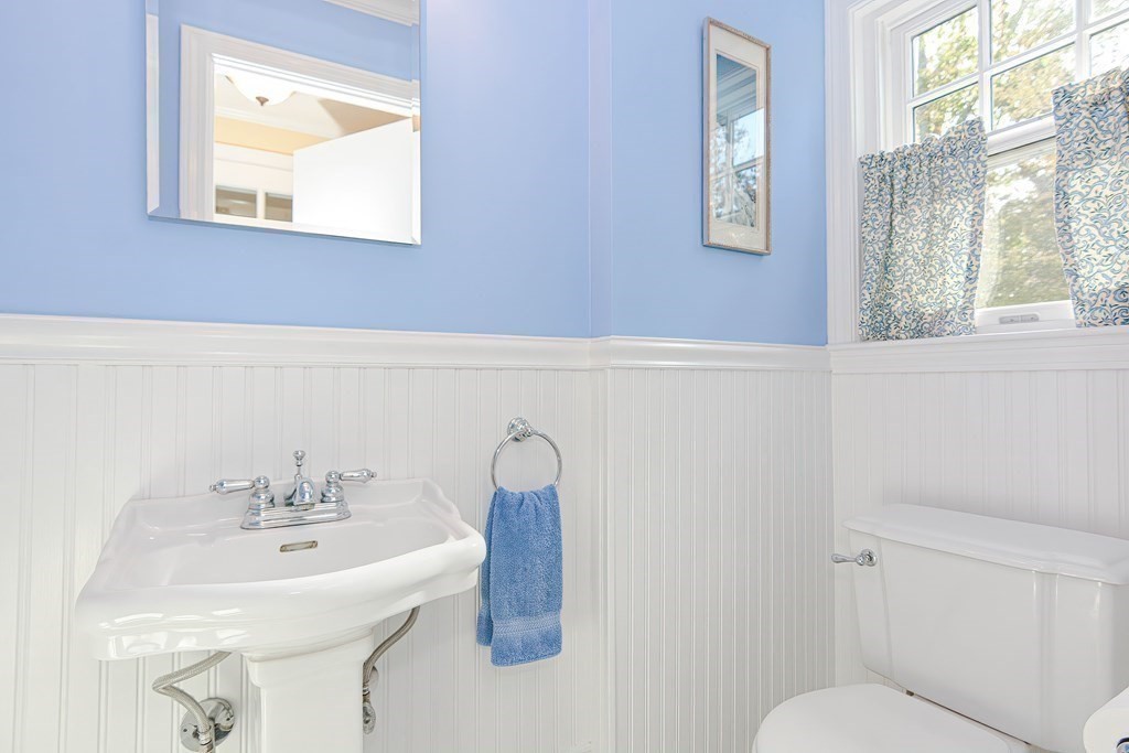 8 Tamarack Road Medfield, MA 02052 - Photo 17 of 34 Gallery Image 17