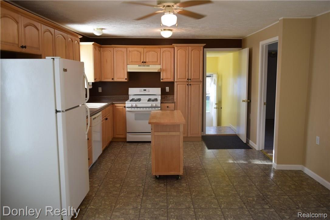 6160 West Marlette Road Marlette, MI 48453 - Photo 6 of 15 DSC_9829.JPG
