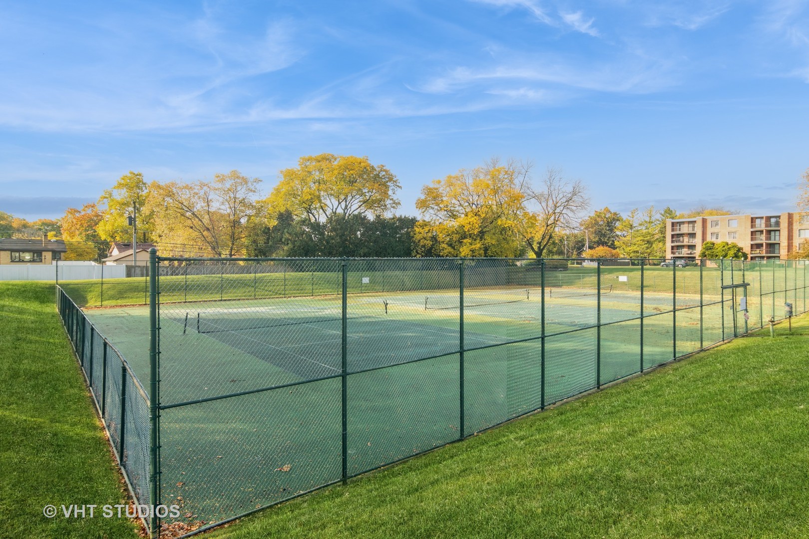 1505 East Central Road, Unit 111B Arlington Heights, IL 60005 - Photo 7 of 10 a view of a outdoor space