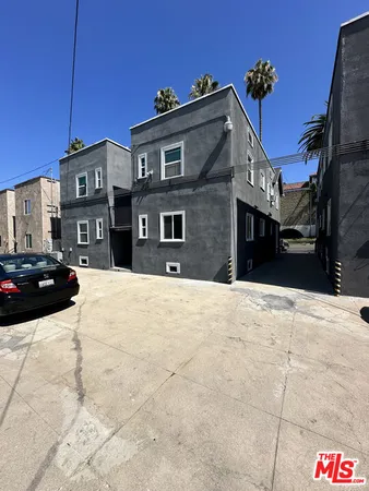 $2,795 | 5528 Franklin Avenue, Los Angeles, CA 90028