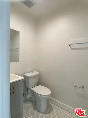 $2,795 | 5528 Franklin Avenue, Los Angeles, CA 90028