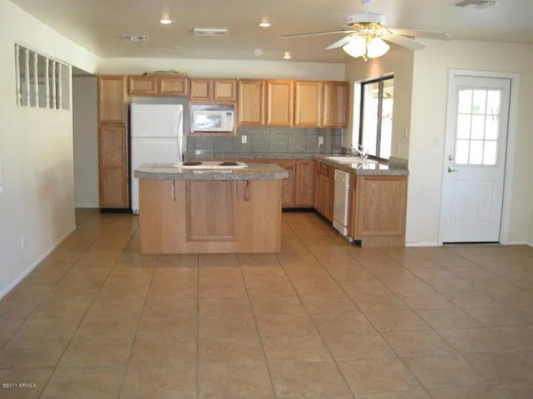 $2,825 | 718 East Manhatton Drive, Tempe, AZ 85282