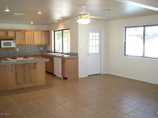 $2,825 | 718 East Manhatton Drive, Tempe, AZ 85282
