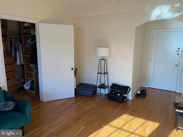 2040-2040 Belmont Road Northwest, Unit 423 Washington, DC 20009 - Photo 5 of 18 a view of a room with gym equipment