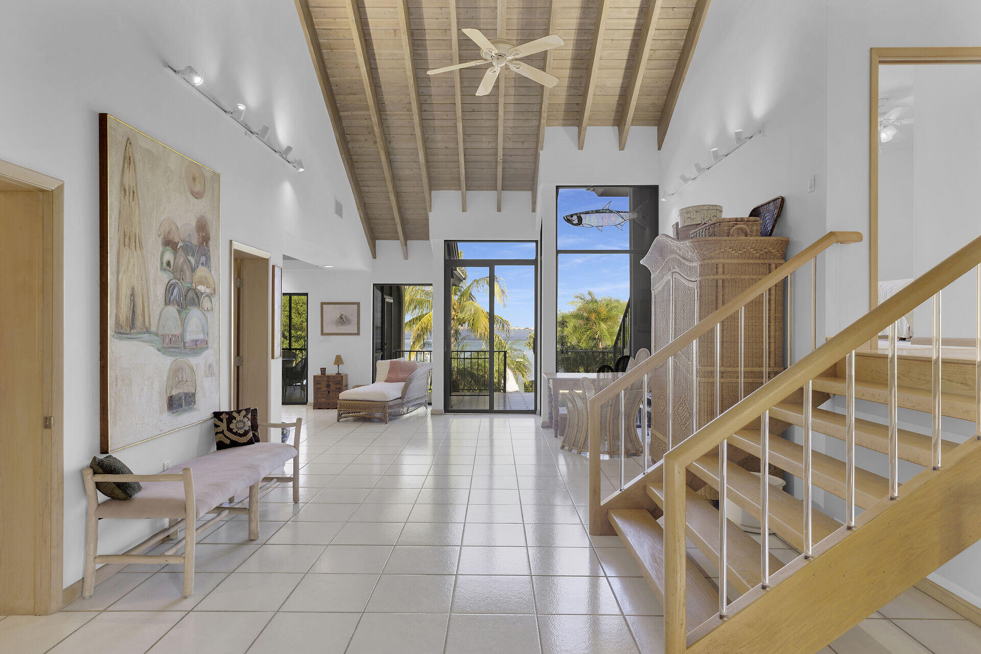112 Bimini Drive Duck Key, FL 33050 - Photo 6 of 36 112-Bimini-Drive-foyer
