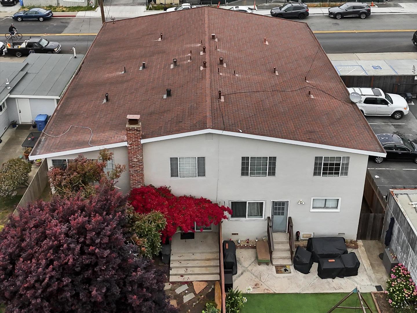 160 Clarendon Road Pacifica, CA 94044 - Photo 39 of 81 a front view of a house with yard