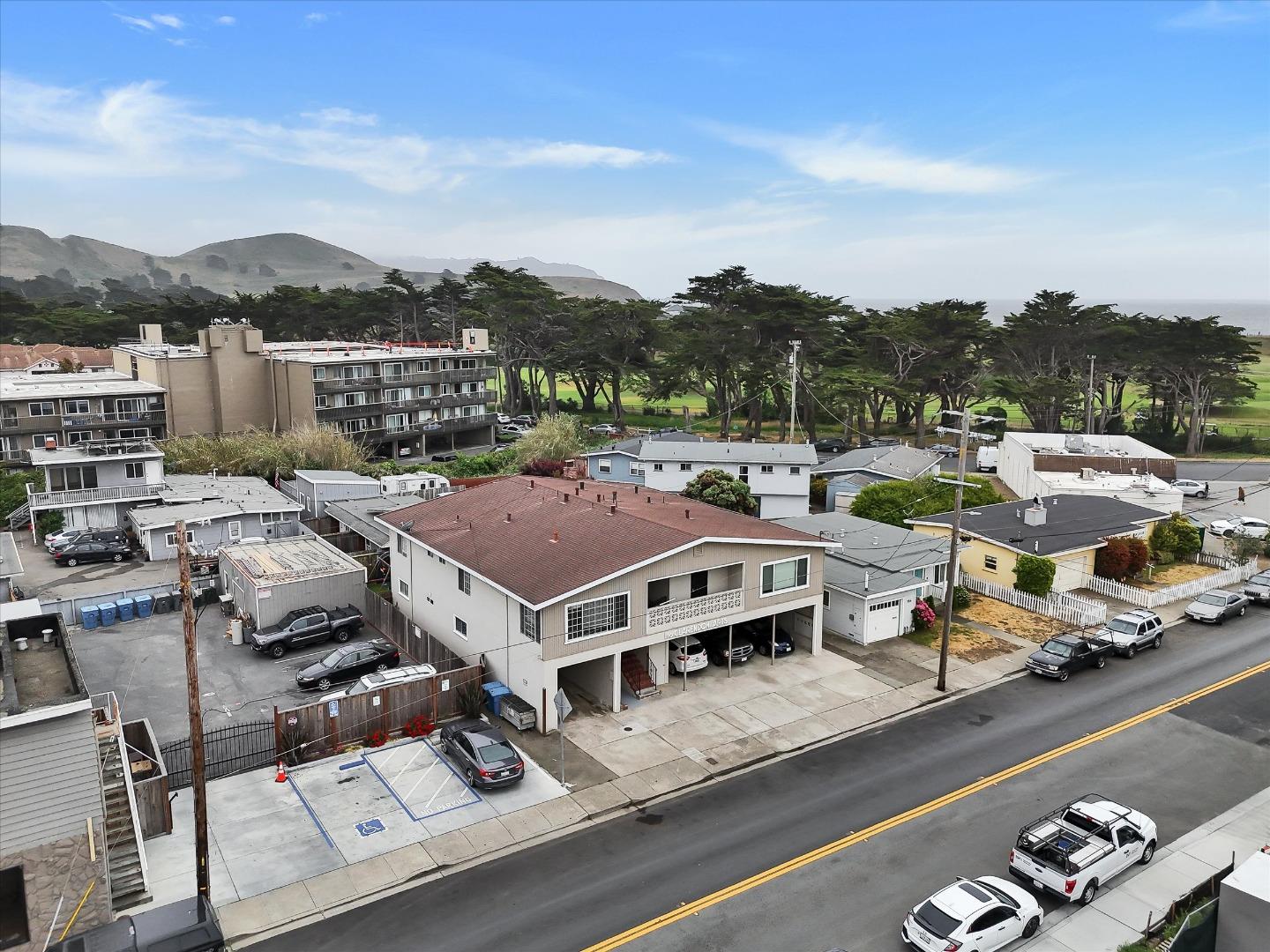 160 Clarendon Road Pacifica, CA 94044 - Photo 10 of 81 a view of a city