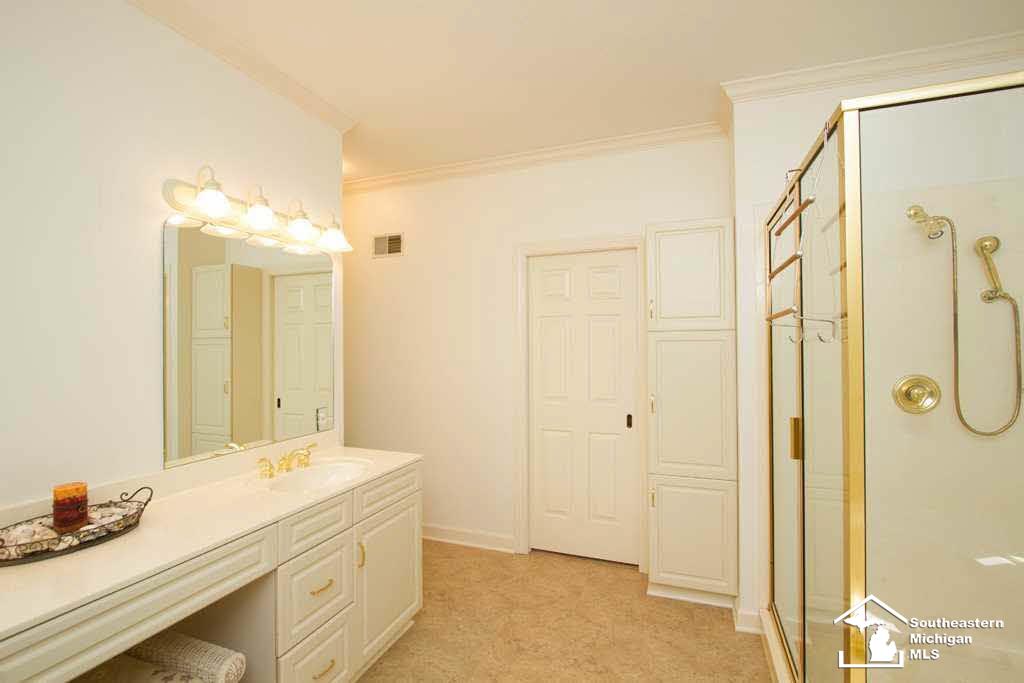 3000 West Sterns Road Lambertville, MI 48144 - Photo 13 of 25 20437805-12.JPG
