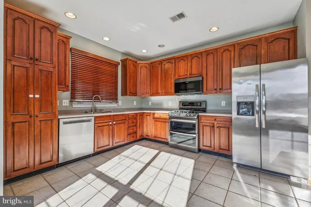 $3,800 | 43605 Dunhill Cup Square, Ashburn, VA 20147