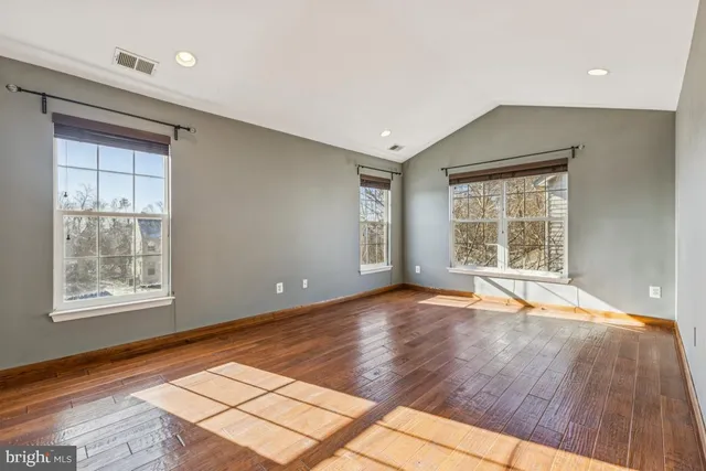 $3,800 | 43605 Dunhill Cup Square, Ashburn, VA 20147