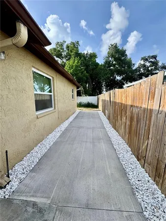 $1,750 | 2564 42nd Avenue North, St. Petersburg, FL 33714