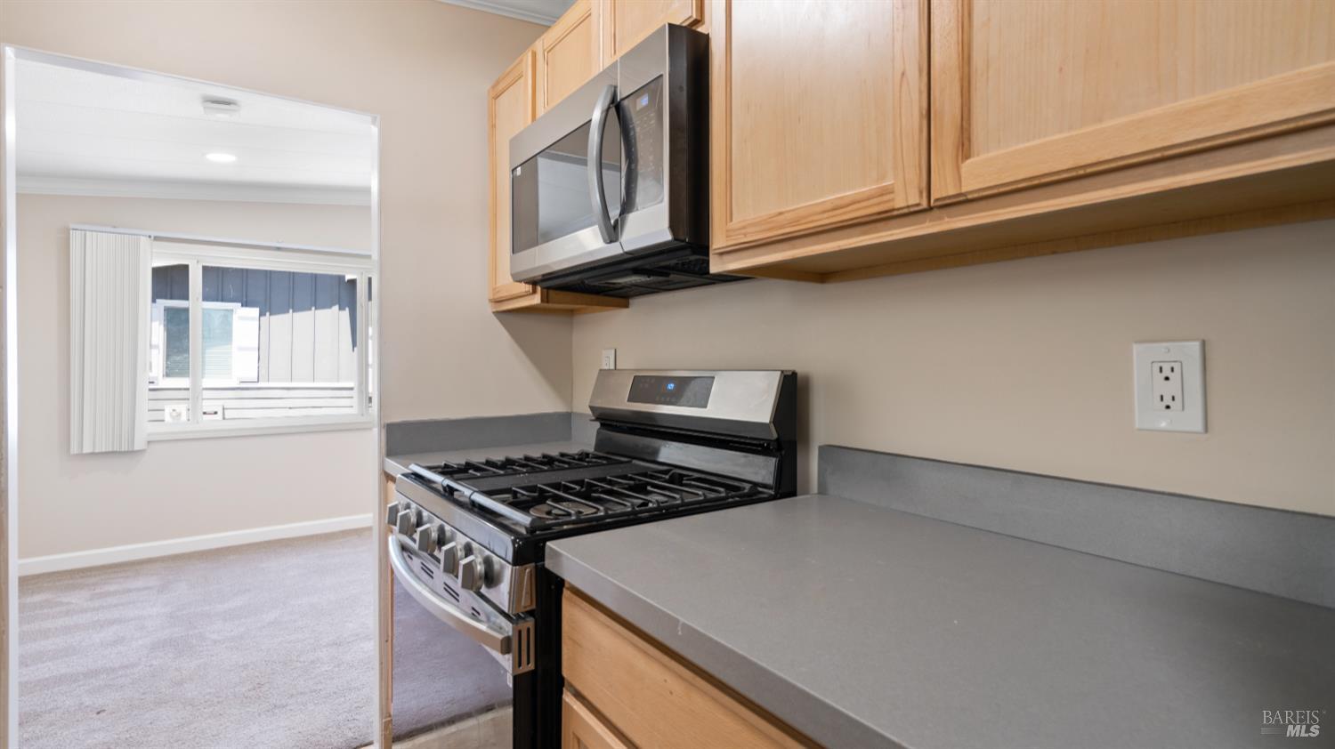 108 Cardinal Way Santa Rosa, CA 95409 - Photo 5 of 33