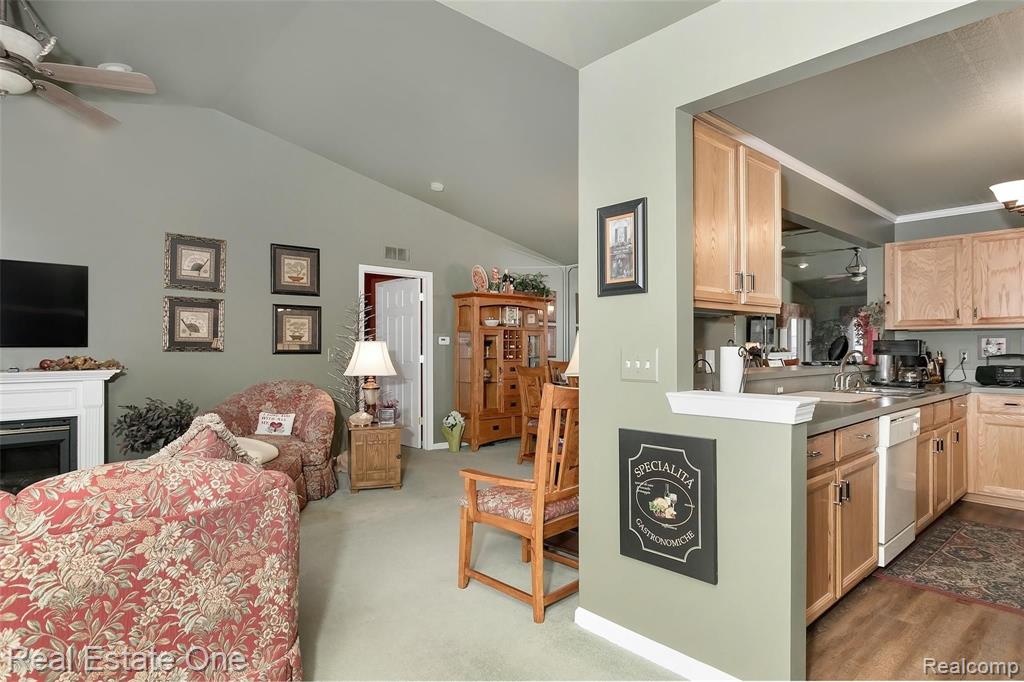 46116 Rhodes Drive Macomb, MI 48044 - Photo 5 of 27