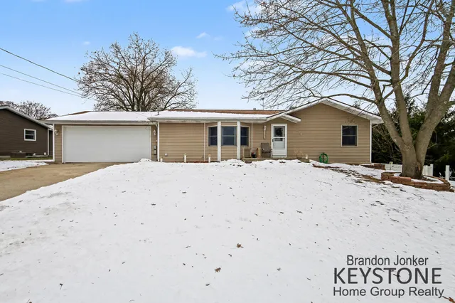 $400,000 | 7384 Rezen Drive Northeast, Rockford, MI 49341