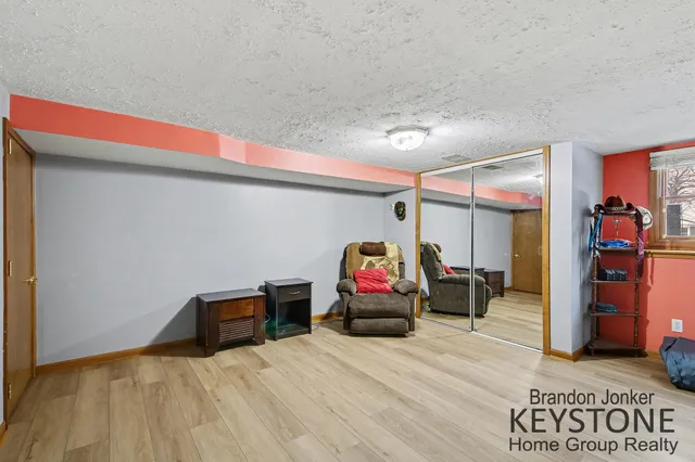 $400,000 | 7384 Rezen Drive Northeast, Rockford, MI 49341