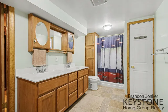 $400,000 | 7384 Rezen Drive Northeast, Rockford, MI 49341