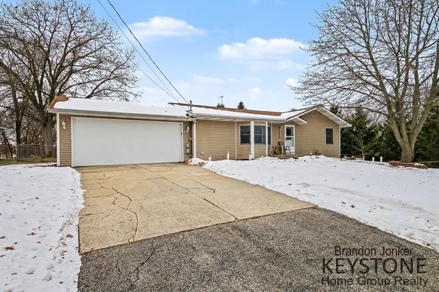 $400,000 | 7384 Rezen Drive Northeast, Rockford, MI 49341