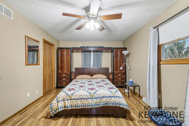 $400,000 | 7384 Rezen Drive Northeast, Rockford, MI 49341