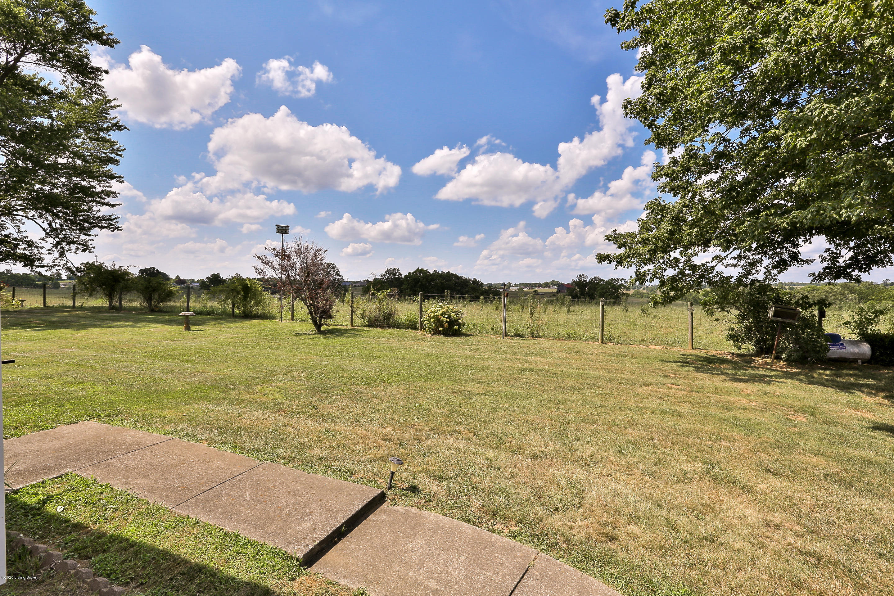 318 Drennon Road New Castle, KY 40050 - Photo 4 of 23 CT6C2623