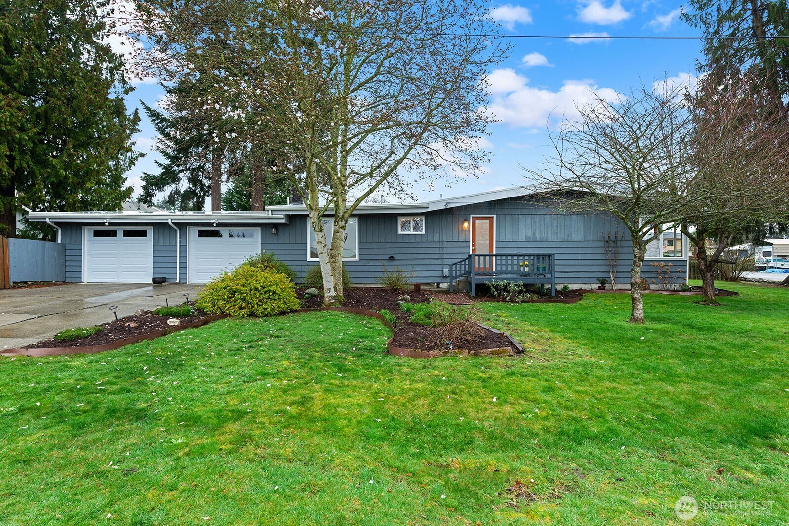 4902 Northeast 7th Place Renton, WA 98059 - Photo 24 of 27