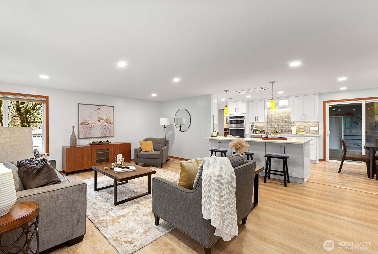 4902 Northeast 7th Place Renton, WA 98059 - Photo 3 of 27