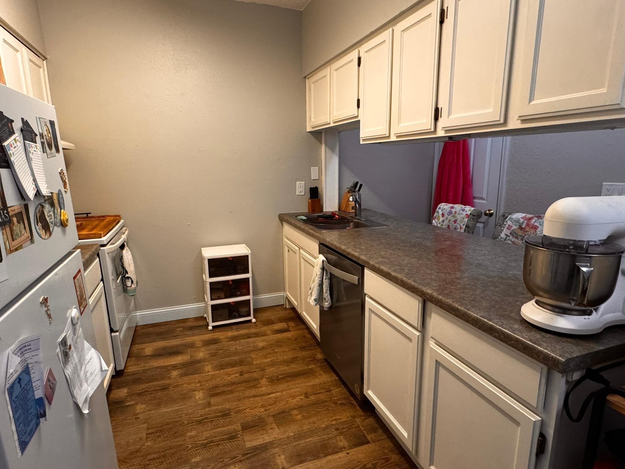 806 8th Street North, Unit 3 Fargo, ND 58102 - Photo 4 of 12