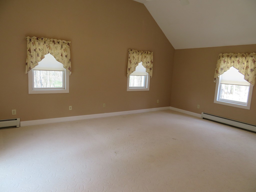 442 South Gulf Road Belchertown, MA 01007 - Photo 11 of 29 Gallery Image 11
