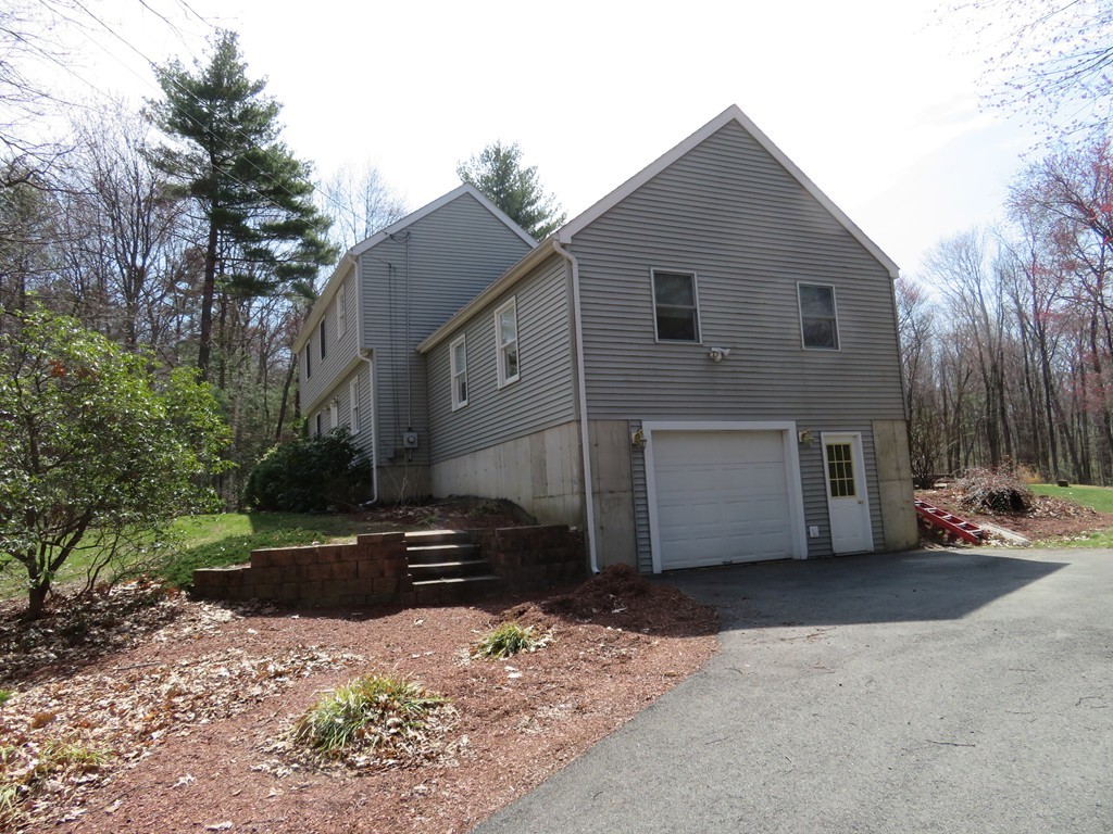 442 South Gulf Road Belchertown, MA 01007 - Photo 2 of 29 Gallery Image 2