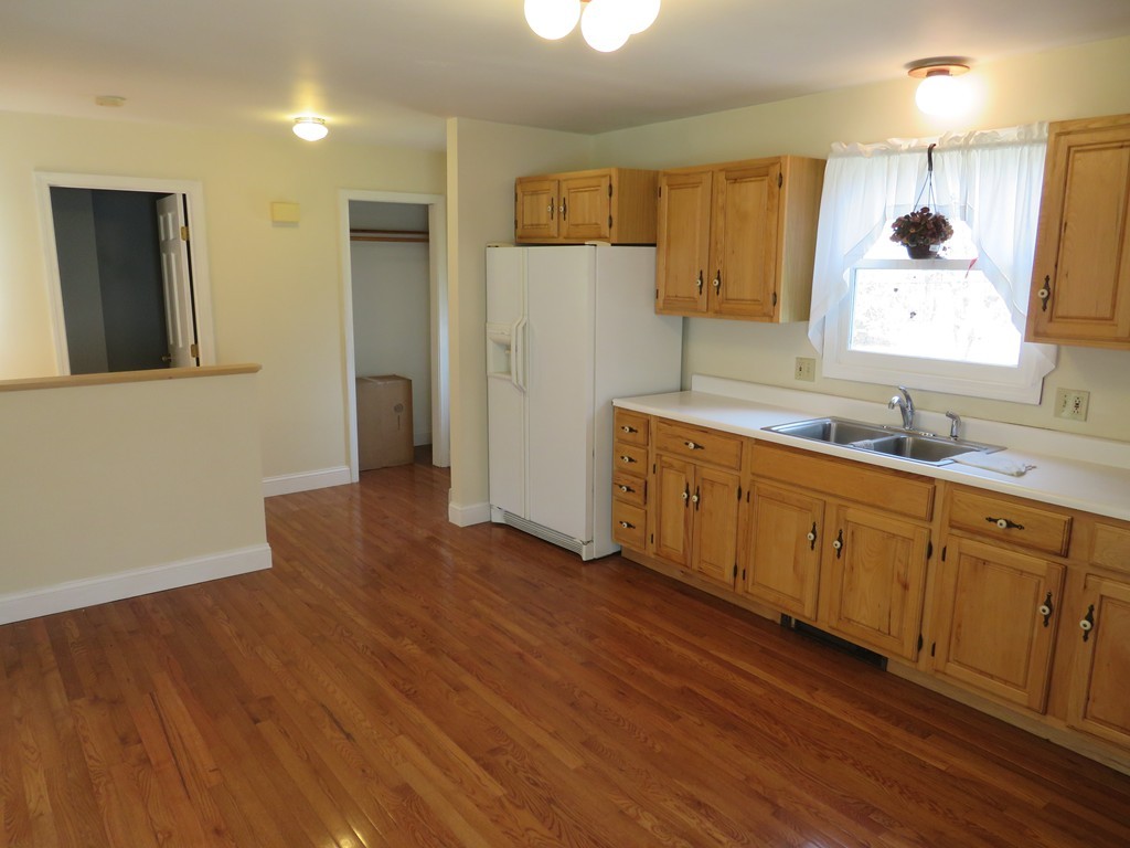 442 South Gulf Road Belchertown, MA 01007 - Photo 4 of 29 Gallery Image 4