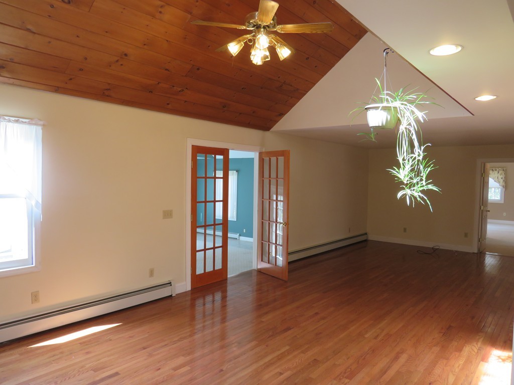 442 South Gulf Road Belchertown, MA 01007 - Photo 5 of 29 Gallery Image 5
