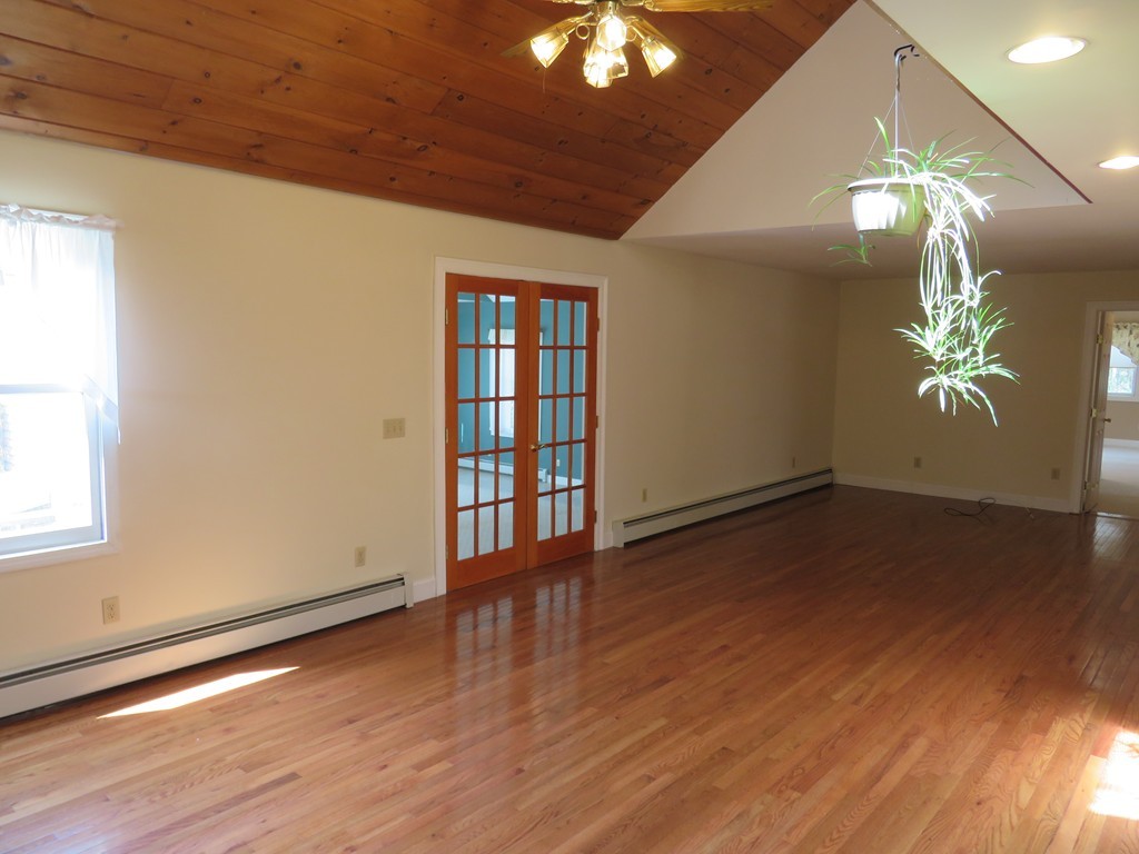 442 South Gulf Road Belchertown, MA 01007 - Photo 6 of 29 Gallery Image 6