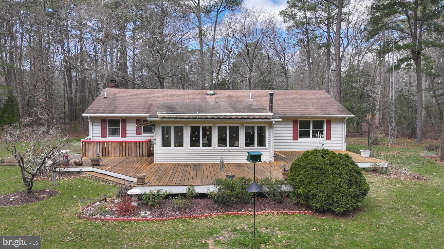 9829 Bantry Road Easton, MD 21601 - Photo 5 of 66 Huge deck off of great room