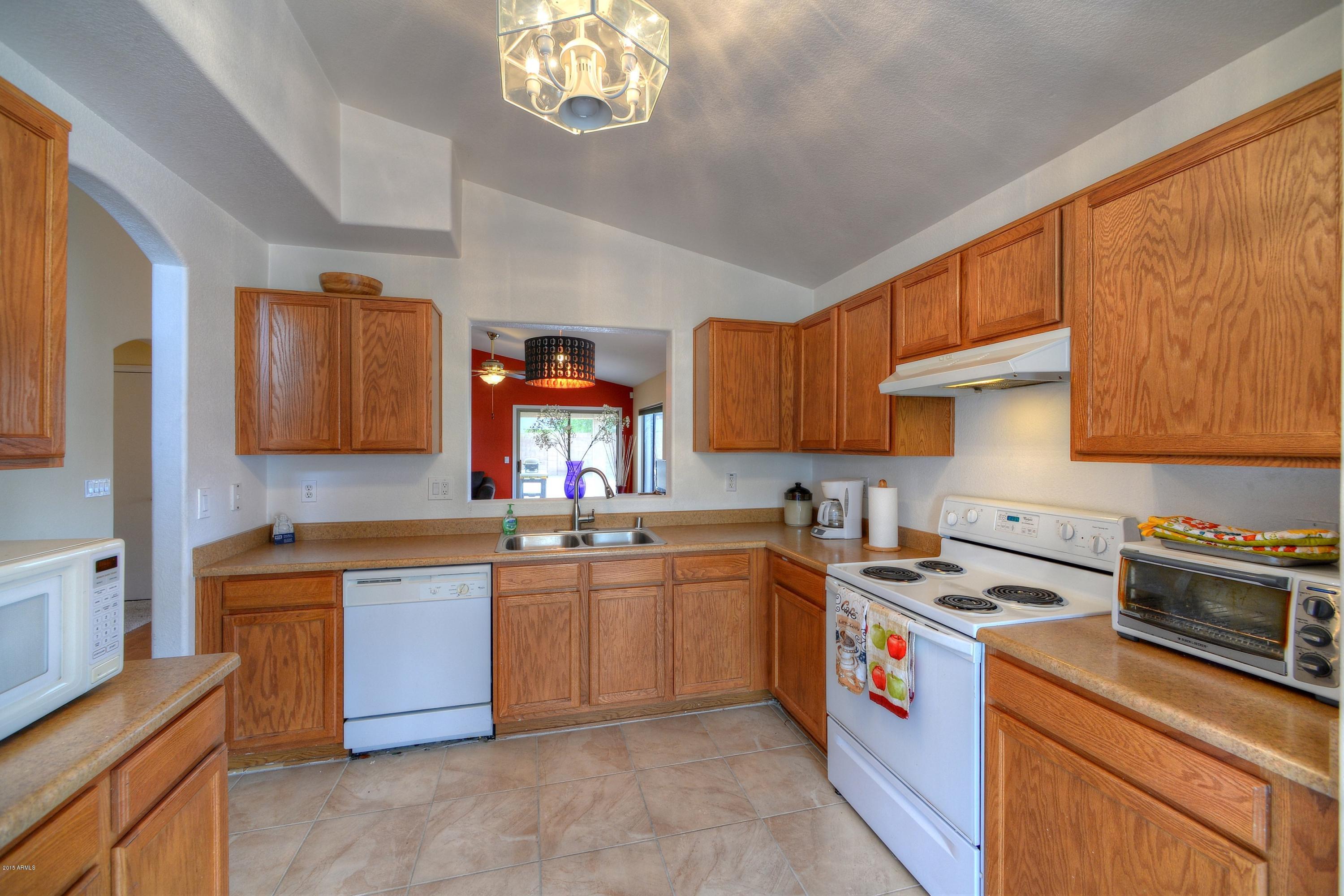 5799 West Freeway Lane Glendale, AZ 85302 - Photo 5 of 15 007_Kitchen