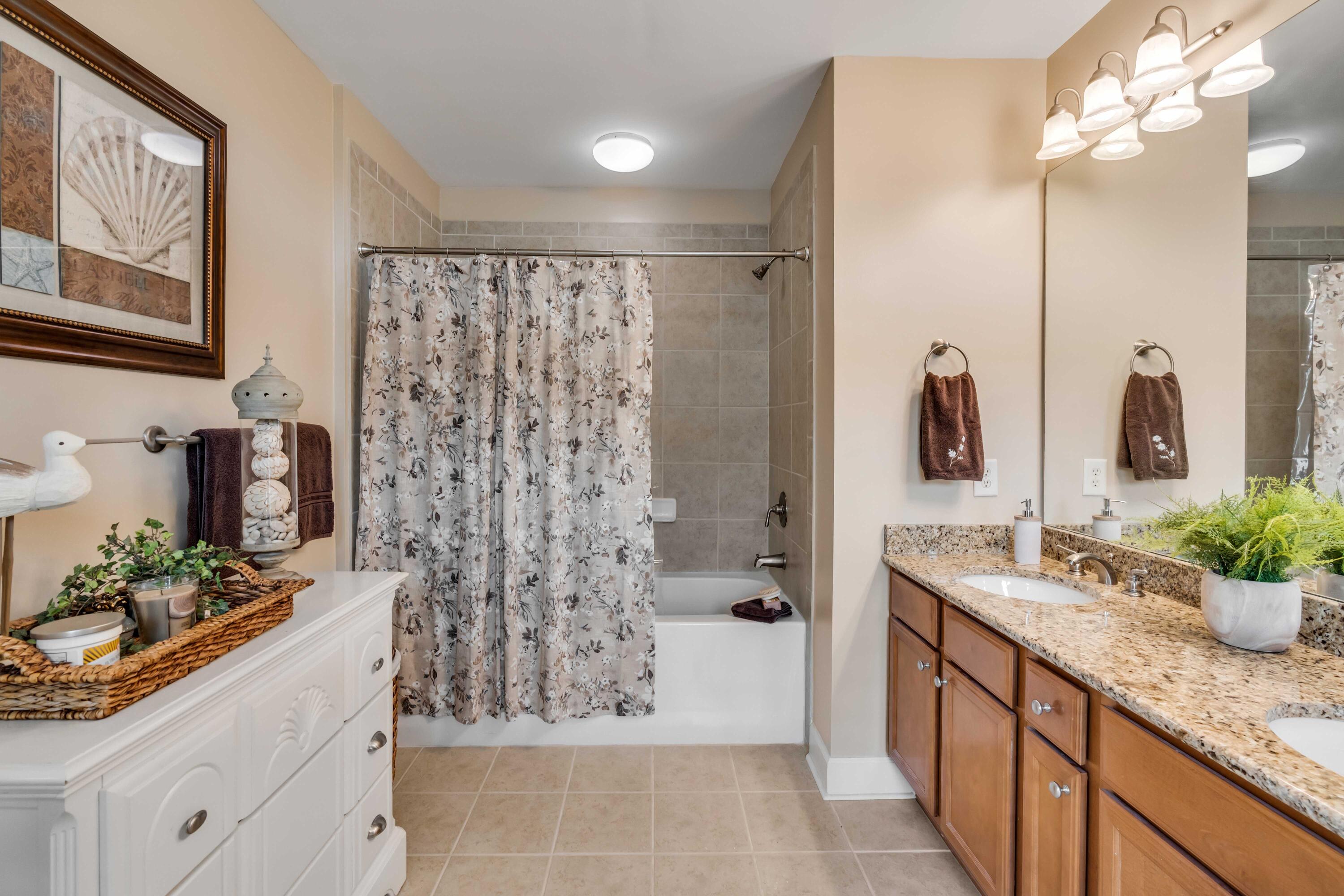 125 Pier View Street, Unit 307 Daniel Island, SC 29492 - Photo 11 of 36 DSC00404