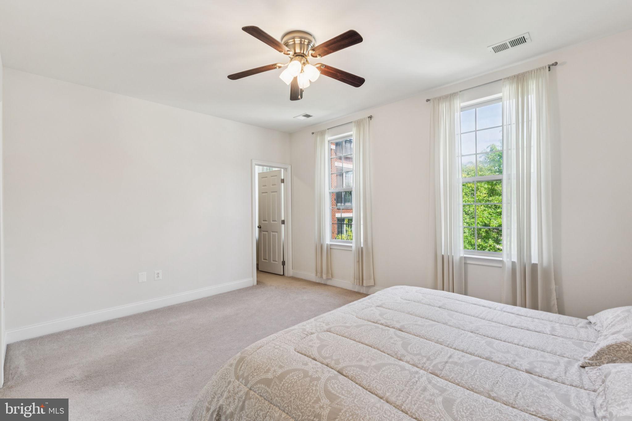 105 Commodore Court Philadelphia, PA 19146 - Photo 11 of 28