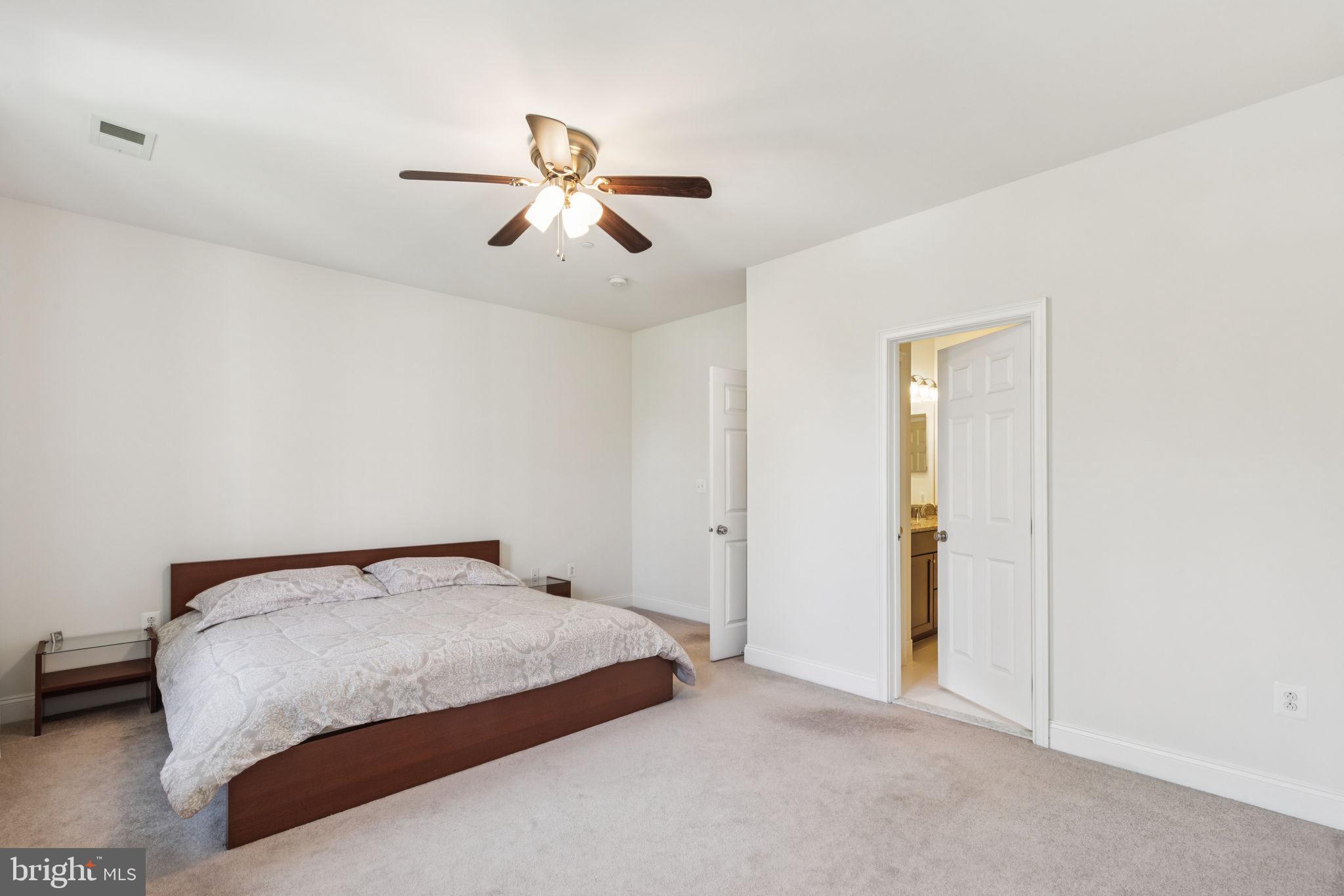 105 Commodore Court Philadelphia, PA 19146 - Photo 12 of 28