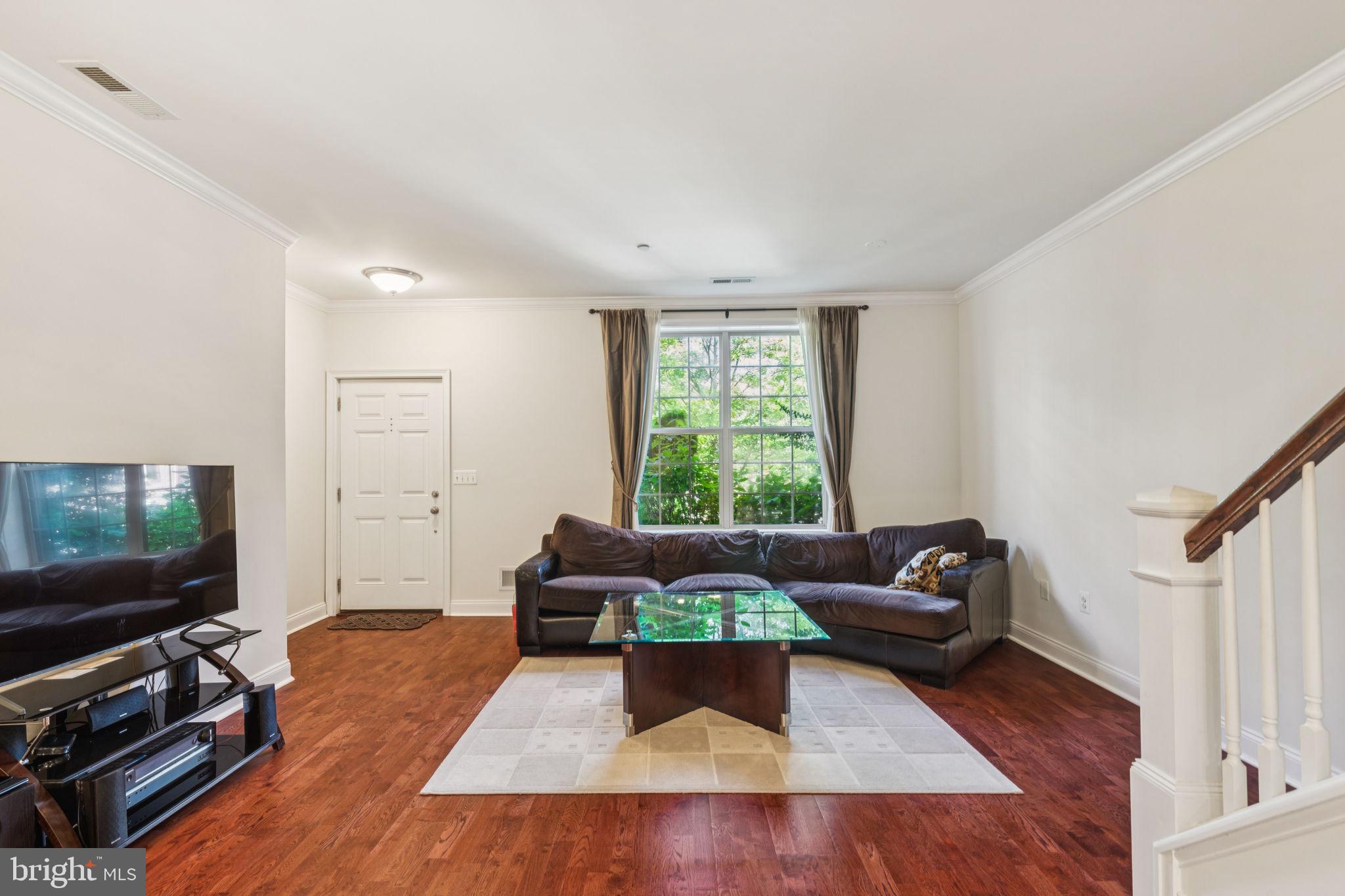 105 Commodore Court Philadelphia, PA 19146 - Photo 2 of 28