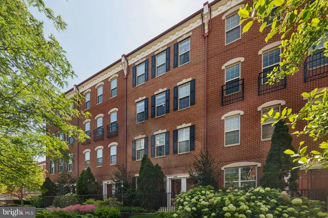 $729,000 | 105 Commodore Court, Philadelphia, PA 19146