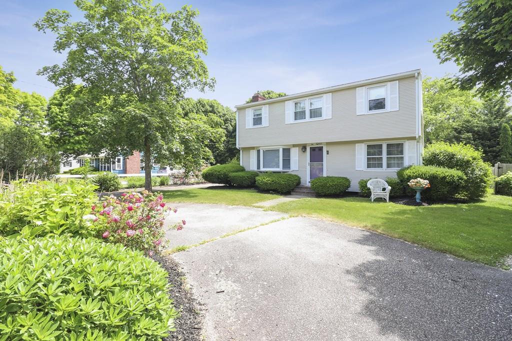 218 Davisville Road Falmouth, MA 02536 - Photo 2 of 30 Gallery Image 2