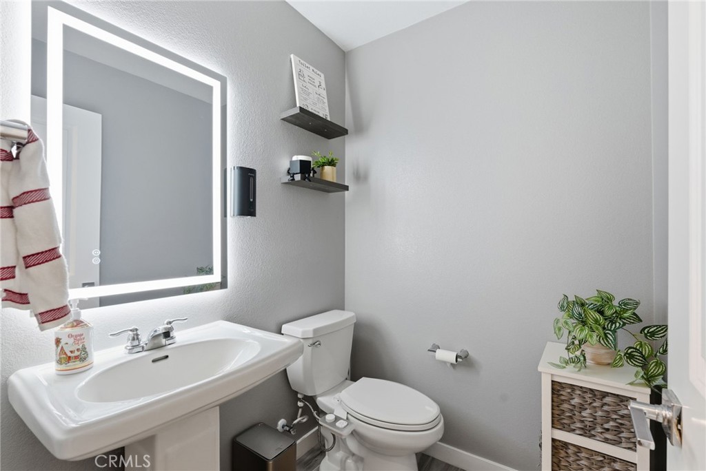 16770 Tea Tree Lane Fontana, CA 92336 - Photo 20 of 59