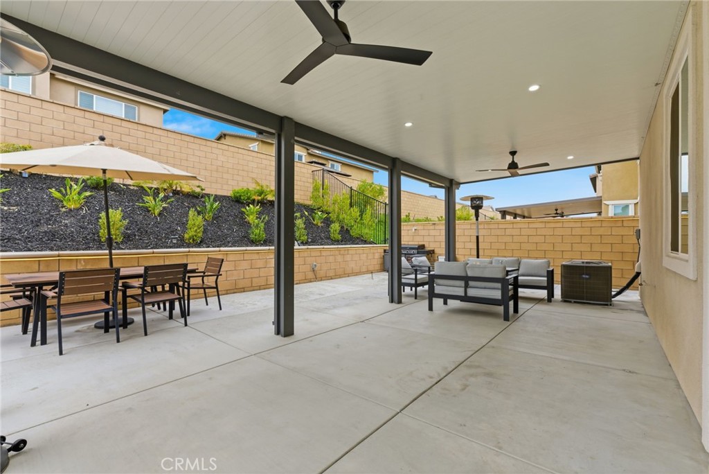 16770 Tea Tree Lane Fontana, CA 92336 - Photo 9 of 59