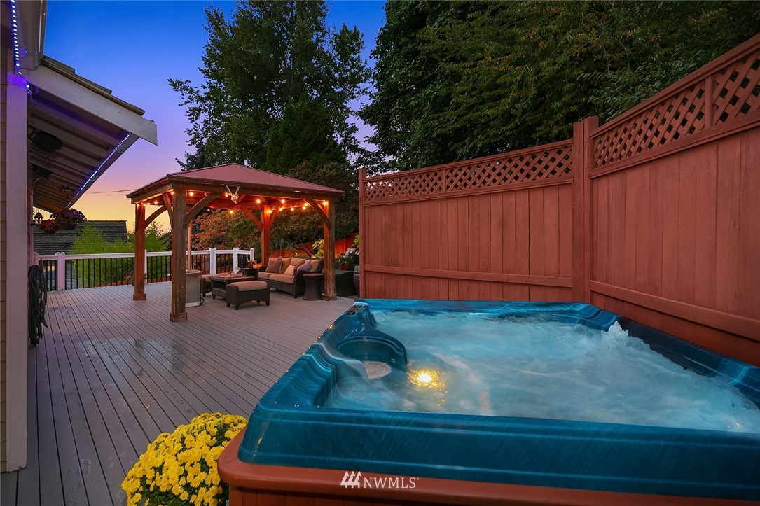 2526 Mill Avenue South Renton, WA 98055 - Photo 23 of 33 a view of a backyard with sitting area