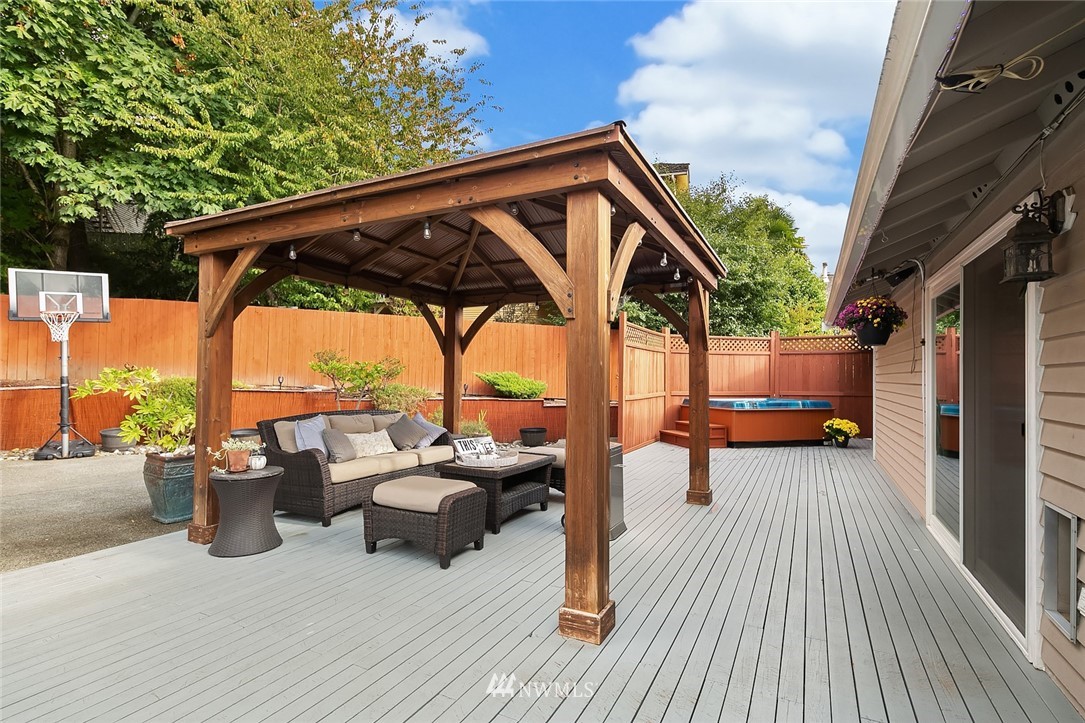 2526 Mill Avenue South Renton, WA 98055 - Photo 27 of 33 a view of deck with patio
