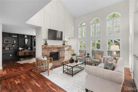 $550,000 | 911 Hemingway Lane, Weldon Spring, MO 63304