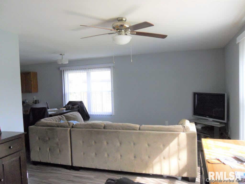 4133 Pickfair Road Springfield, IL 62703 - Photo 4 of 19