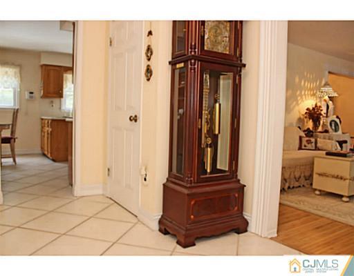 69 Overhill Road East Brunswick, NJ 08816 - Photo 11 of 25 Gallery Image 11