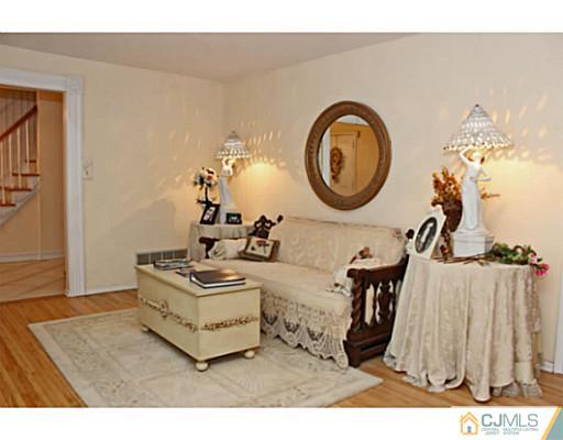 69 Overhill Road East Brunswick, NJ 08816 - Photo 13 of 25 Gallery Image 13