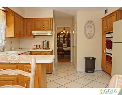 69 Overhill Road East Brunswick, NJ 08816 - Photo 14 of 25 Gallery Image 14