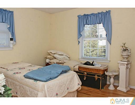 69 Overhill Road East Brunswick, NJ 08816 - Photo 20 of 25 Gallery Image 20